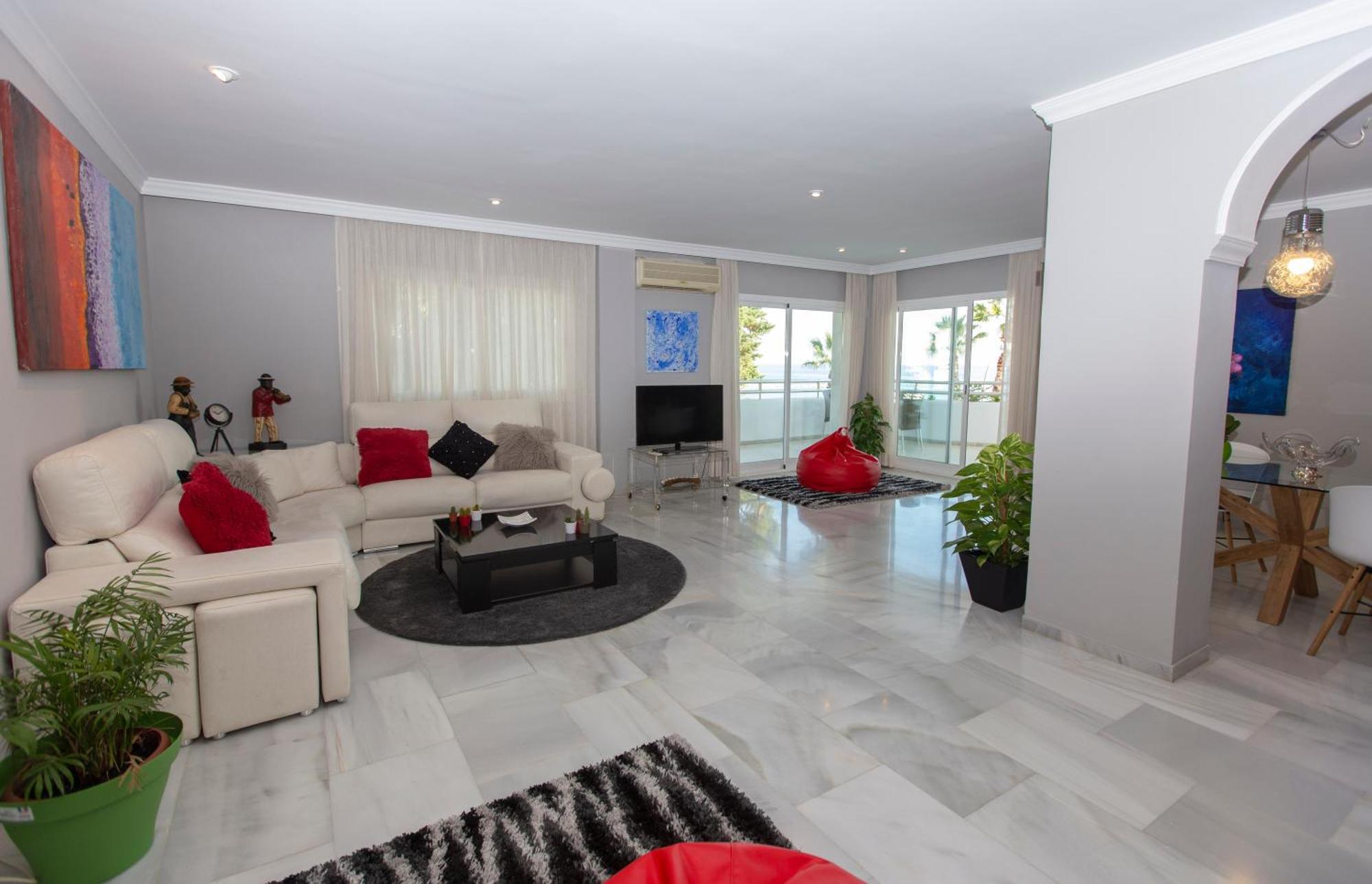 Apartment Venecia, De Lujo En 1º Linea De Playa + Parking Málaga